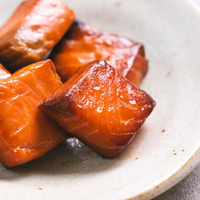 自分を赤身魚と信じて疑わない鮭様 リクエスト 3点 まとめ商品 3000円ポッキリ！甘塩鮭 鮭 お試し 4切れ 【送料無料】 - 小針水産