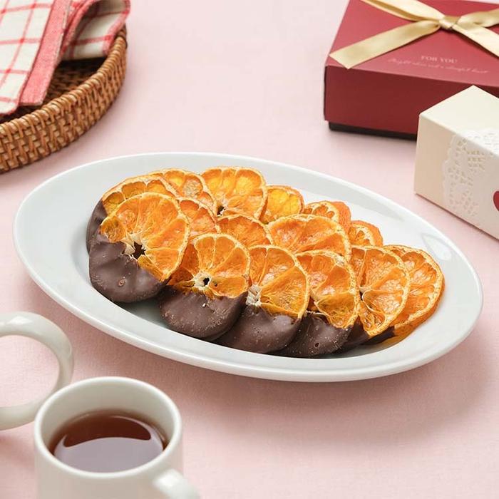 パリッと軽やか みかんチョコ | snaq.me store (スナックミーストア)