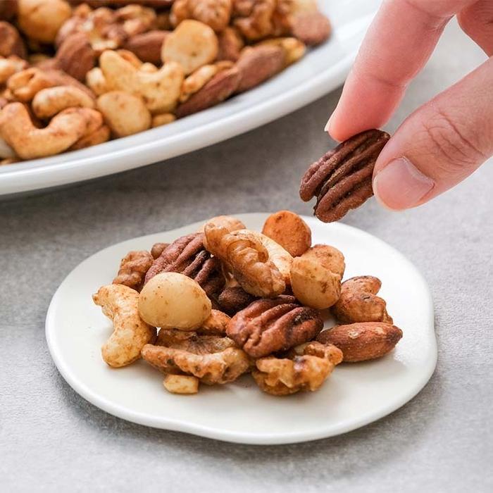 鰹節と昆布の特製出汁醤油ミックスナッツ | snaq.me store (スナック