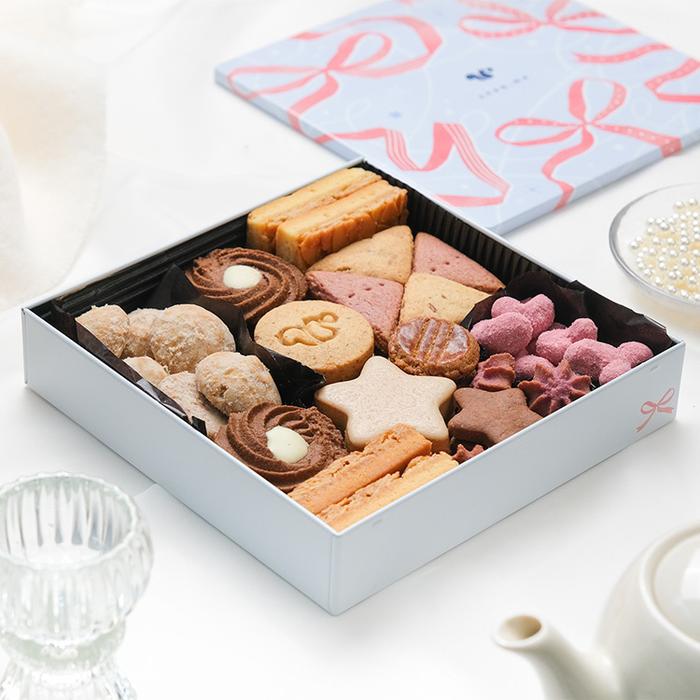 雪空からの贈りもの きらめく冬のクッキー缶 | snaq.me store