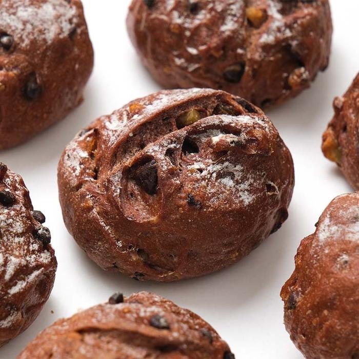 チョコが2種類たっぷり入ったもちっとチョコパン | snaq.me store