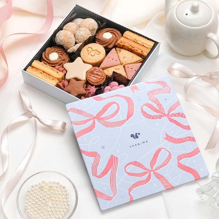 雪空からの贈りもの きらめく冬のクッキー缶 | snaq.me store