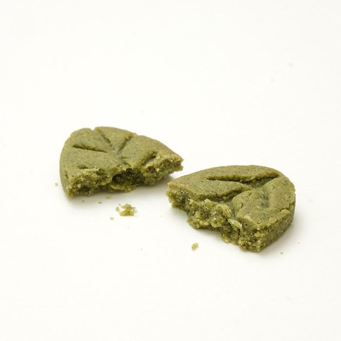 大袋】緑茶のリーフ型クッキー | snaq.me store (スナックミーストア)