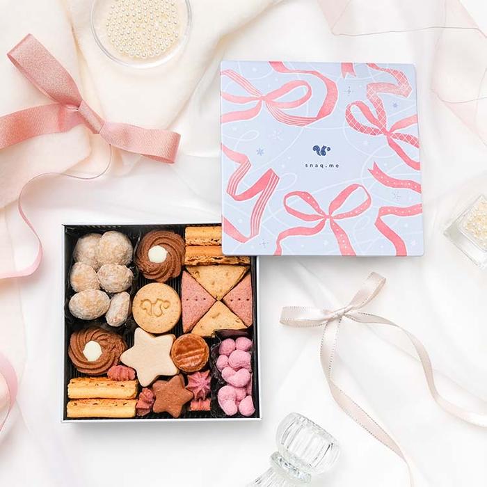雪空からの贈りもの きらめく冬のクッキー缶 | snaq.me store