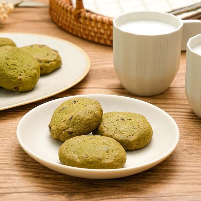 宇治抹茶のチョコチャンククッキー | snaq.me store (スナックミーストア)