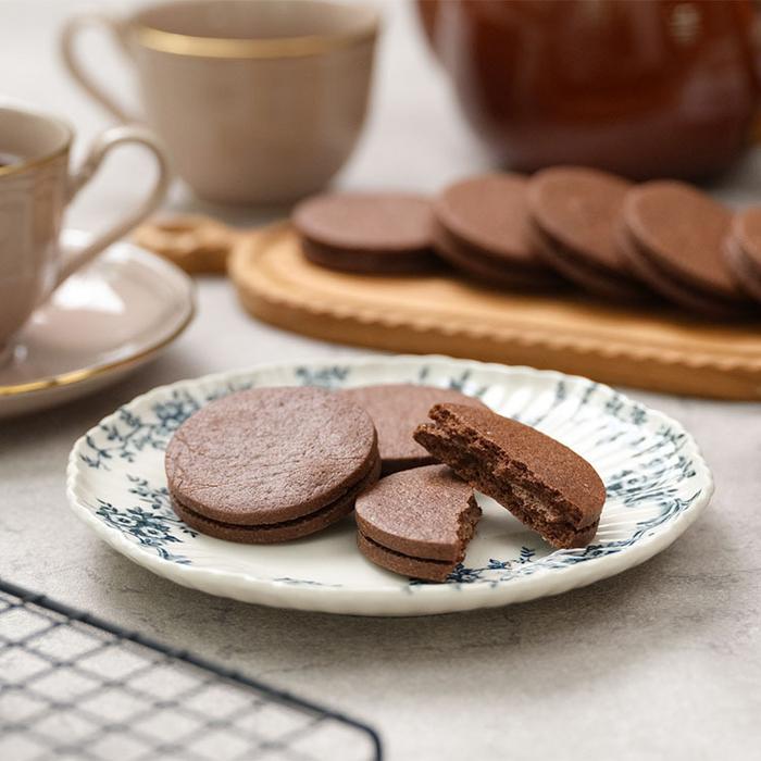 サクッと濃厚 チョコガナッシュクッキーサンド | snaq.me store