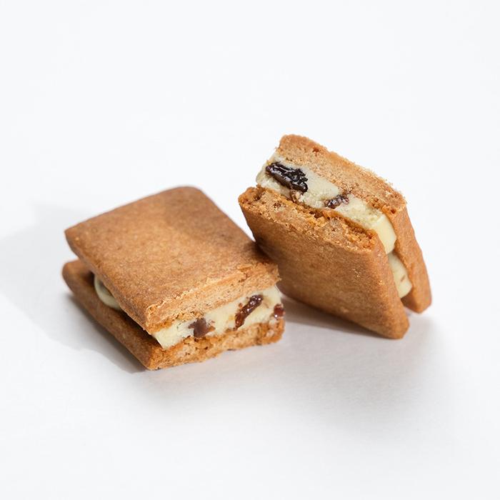 熟成ラムレーズンの贅沢バターサンド | snaq.me store (スナックミー