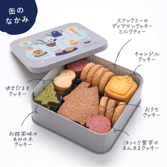 キャンドル灯る冬の雪あかりクッキー缶 | snaq.me store (スナックミー